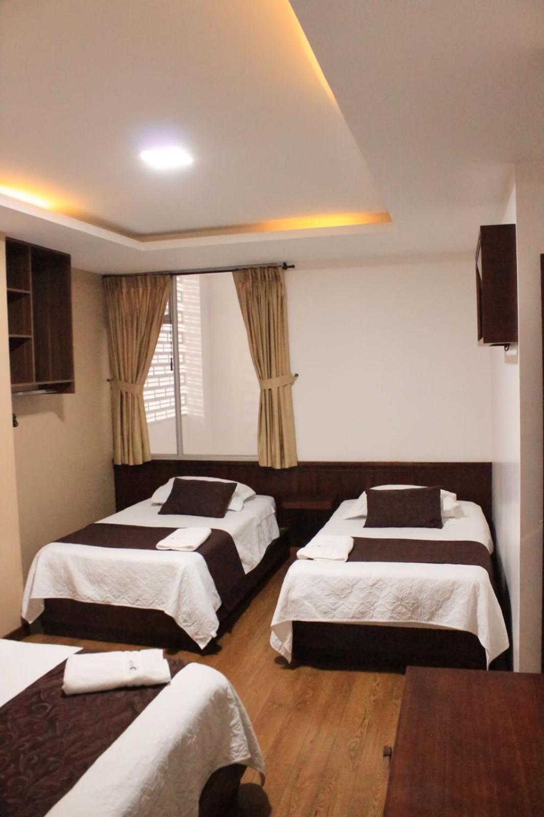 Hostal Camil Loja Bagian luar foto