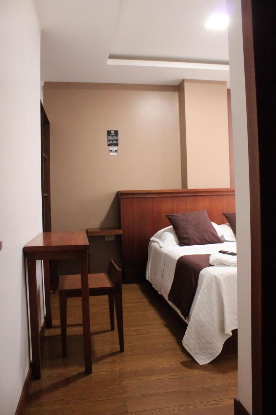 Hostal Camil Loja Bagian luar foto